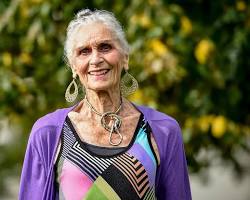 Daphne Selfe model 이미지