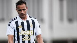 Juventus anuncia rescisão de contrato de Arthur, que fica livre no mercado