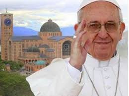 Papa Francisco: romeiro da mãe Aparecida / Arqrio. Nem mesmo uma manhã chuvosa afastou cerca de 150 mil pessoas das ruas de Aparecida. - papa_em_aparecida_23072013144310