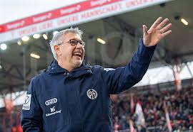 Urs Fischer sichert dem 1. FC Union Berlin den Klassenerhalt in der Bundesliga