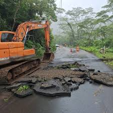 MOP atiende asentamiento en la vía Gualaca–Chiriquí Grande para garantizar seguridad vial