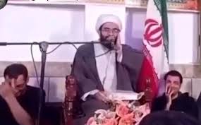 اذان گفتن روحانی به زبان چینی