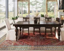 Image de dining room with a rectangular table and matching chairs placed symmetrically