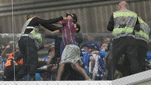 Incidentes en Brasil: Hinchas de Godoy Cruz Denuncian Represión Policial - Imagen principal del artículo