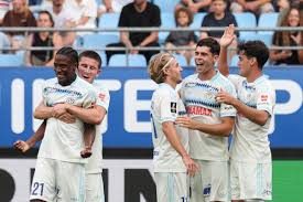Strasbourg fait le spectacle et s'impose largement à Troyes pour la 3e journée de Ligue 1 — L'Équipe