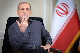 پزشکیان: هر زمان می‌خواهیم کاری انجام دهیم، می‌گویند فعلاً دست نگه دارید/ چه زمانی باید دست بزنیم؟ زمانی...