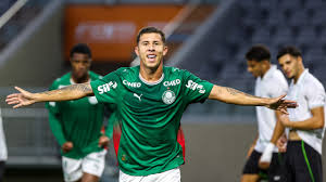 Palmeiras "transforma" atacante dispensado pelo Flamengo em artilheiro do Brasileirão sub-20