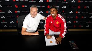Manchester United anuncia contratação do volante Andrey Santos