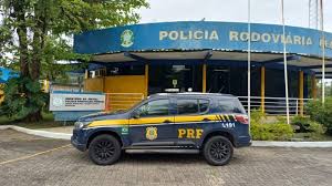 PRF detém casal com T-Cross clonado avaliado em R$ 143 mil na Dutra em Itatiaia