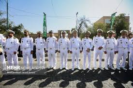 تصاویر: تشییع پیکر خلبان شهید حسین مهدویان در قزوین