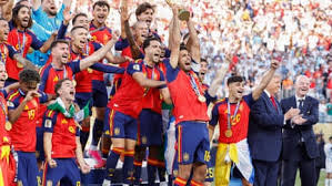 Donald Trump and Gianni Infantino booed before US president attempts to crash Spain celebrations