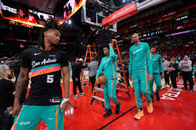 Start of Spurs-Rockets game delayed 22 minutes while a bent rim was replaced