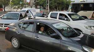 Prevén multas para los autos que no respetan esta regla en calles de México