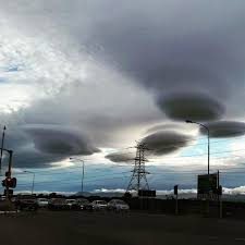 Resultado de imagen para poema extraterrestres en nubes