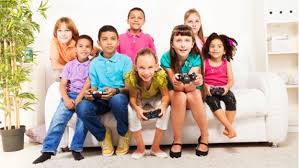 Resultado de imagen de niños jugando videoconsola