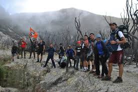 Hasil gambar untuk pecinta alam indonesia