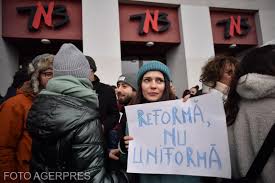 A művelődési miniszter lemondását követelik a színészek