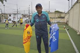 Eduardo Smith y los clásicos del Astillero más memorables con las camisetas de Barcelona SC y Emelec: ‘Jugarlos es algo fantástico’