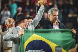 Lula fecha palanques com frente ampla e 12 candidaturas do PT; confira a lista