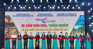 Khai mạc Triển lãm 'Sắc màu di sản văn hóa, thiên nhiên và sản phẩm thủ công truyền thống Việt Nam'