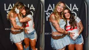 Lauana Prado revela sexo do bebê durante bloco em SP