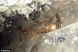 Résultat de recherche d'images pour "nazi mass grave"