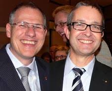 &quot;Ach so, wir meinten, hier sei der Pepsodent-Wettbewerb für das chamanteste Smile&quot;: FDP-Fraktionschef Daniele Ceccarelli (links), ex- SVP-Präsident Thomas ... - RTEmagicC_picCeccarelliWeber_01.jpg