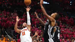 Knicks rally to beat Spurs in NBA Finals game-one thriller
