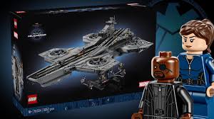 Riesiger LEGO S.H.I.E.L.D. Helicarrier (76354) jetzt vorbestellbar