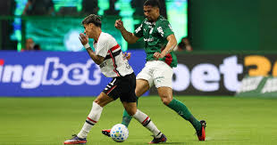 "Para o ralo", diz comentarista sobre o São Paulo poupar contra o Palmeiras
