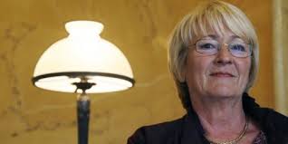 La député-maire PS de Niort, Geneviève Gaillard, a porté plainte pour endiguer une rumeur, colportée depuis quelques années mais qui s&#39;est récemment ... - la-maire-socialiste-de-niort-genevieve-gaillard-dement_702637_510x255