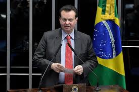 Kassab se coloca 'à disposição' para ser vice de Caiado