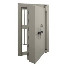 Certified vault doors for strong rooms | Gunnebo Safe Storage