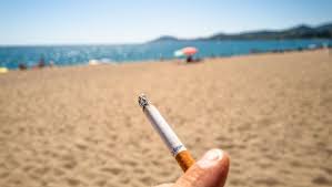 Fini la cigarette à la plage! Ce qui change dès le 1er juillet 2025! - Imagen principal del artículo