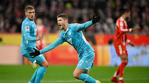 Andrej Kramaric jagt Hrubesch und Seeler