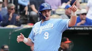 Royals’ Vinnie Pasquantino exits Athletics showdown with back injury