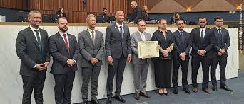 Após articulação do SINJUS, Câmara de BH concede honraria ao presidente do TJMG
