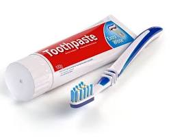 Изображение: Toothpaste and toothbrush