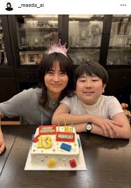 「お兄さんになったなぁ」梨園の妻・前田愛、誕生日の次男と親子ショット「お若い お姉さんのよう」「ほっこり」（スポーツ報知）