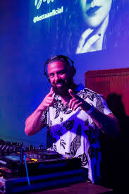 Rebobina leva hits dos anos 70, 80 e 90 ao Rio Scenarium em noite dedicada ao flashback