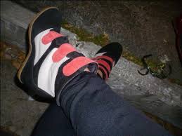 Resultado de imagem para olhar para os pes