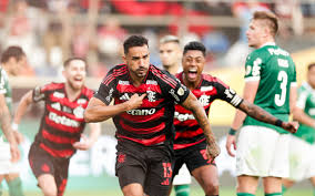 Aposentadoria de Danilo faz Flamengo voltar ao mercado