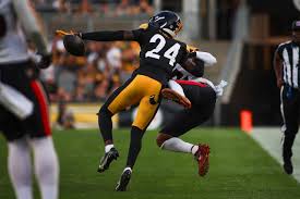 Pittsburgh Steelers star cornerback goes down with injury