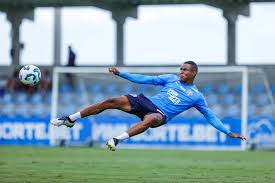 Fortaleza: Chileno Kuscevic se pierde partido clave por logística