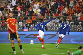 Michael Olise célèbre son but avec l’équipe de France contre la Belgique