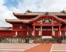 Shuri Castle's Seiden (main hall) in Okinawa, with its vibrant red color and intricate details.の画像