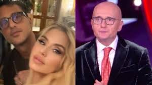 Valeria Marini durante un'intervista