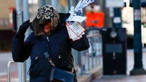 ¡El clima invernal interrumpió la primavera en Atlanta: lluvia, hielo y frío en el metro