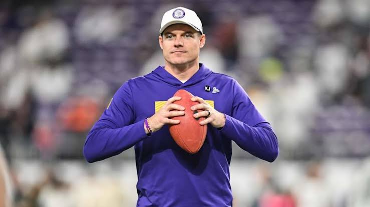 Kevin O'Connell is the new betting favorite to win NFL coach of the year