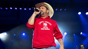 Country music legend Garth Brooks adds 3rd, 4th concerts in Indianapolis to kick off new tour